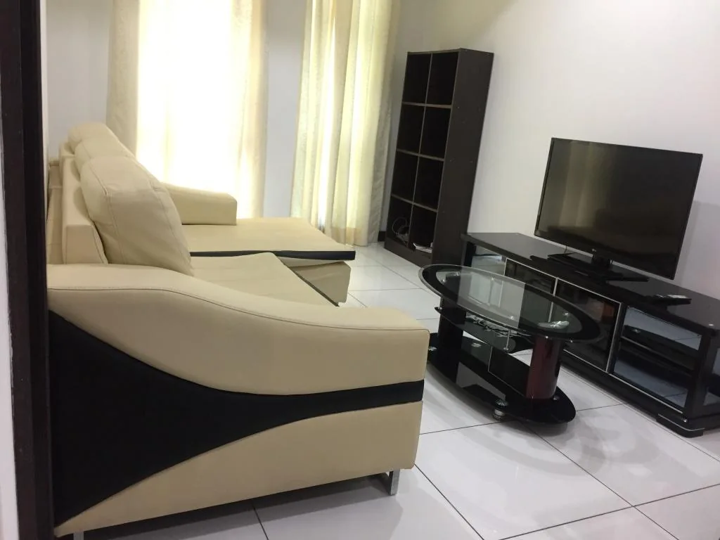 ELC Malaysia 공식 사이트가 안내하는 Casa Residency 숙소 거실
