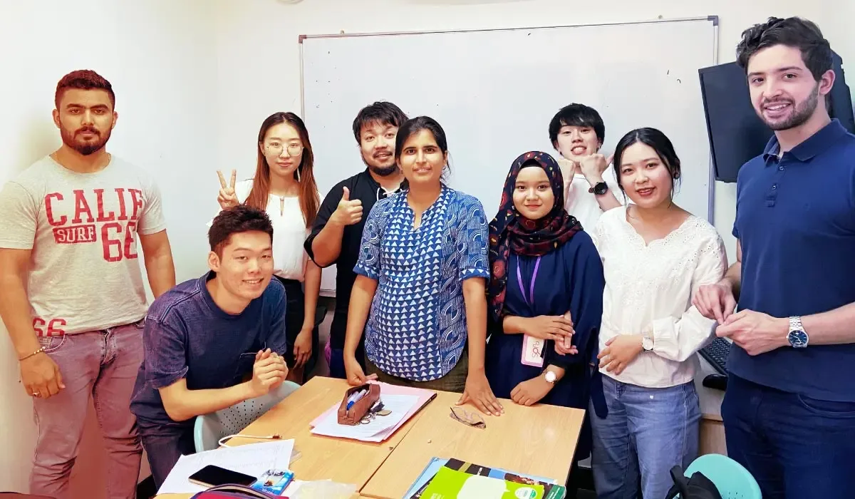 EMS Language Centre Intensive General English 수업 학생들